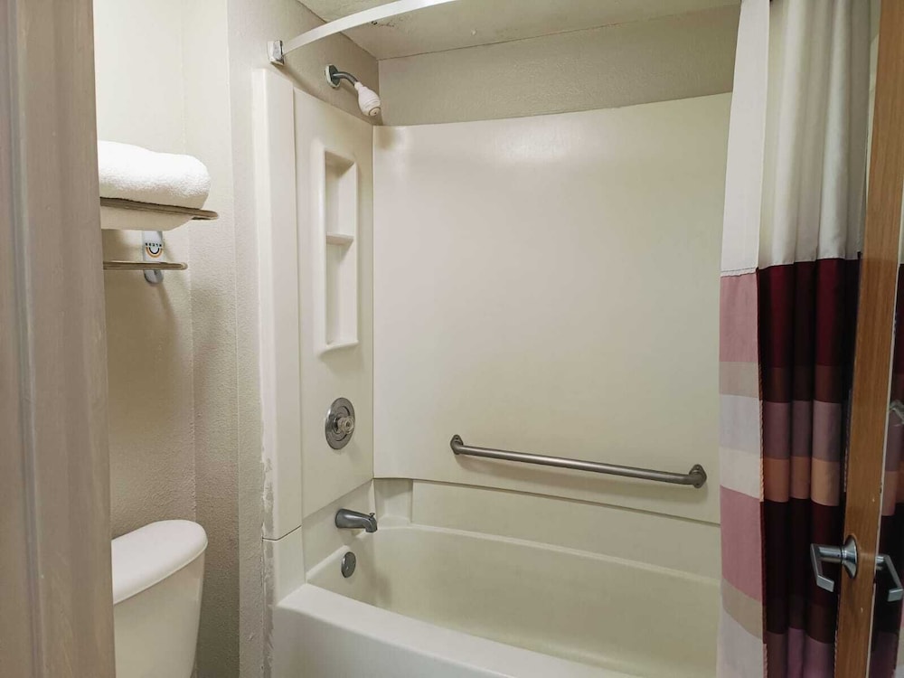 Travelers inn by OYO Wichita Falls - photo 23