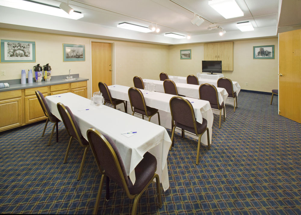 Holiday Inn Express At Drake University - photo 3