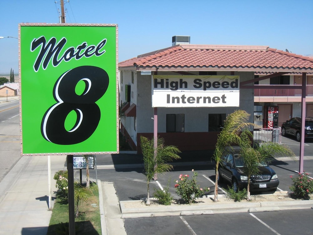 Motel 8 - carbon neutral hotel in Maricopa