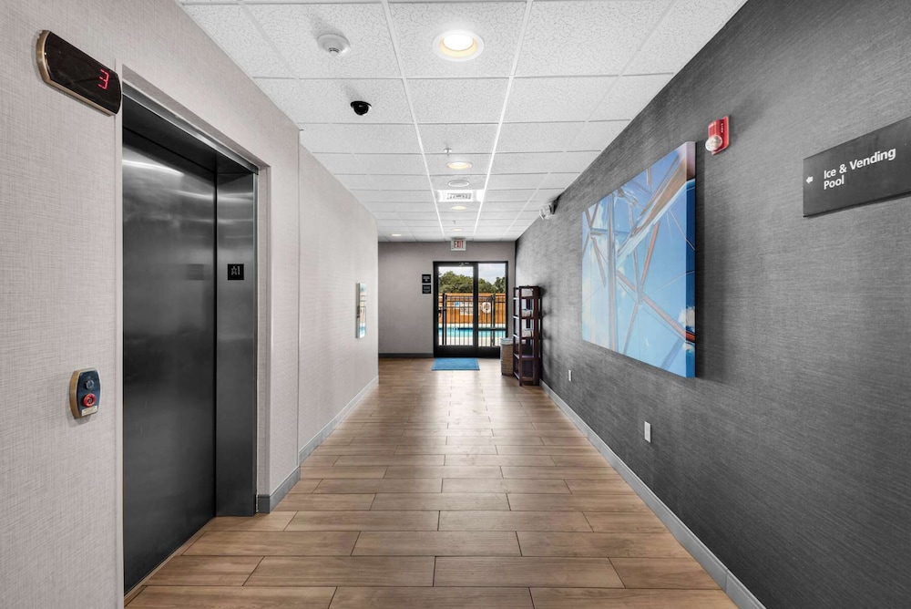 Hampton Inn & Suites Pensacola I 10 N at Univ. Town Plaza - photo 3