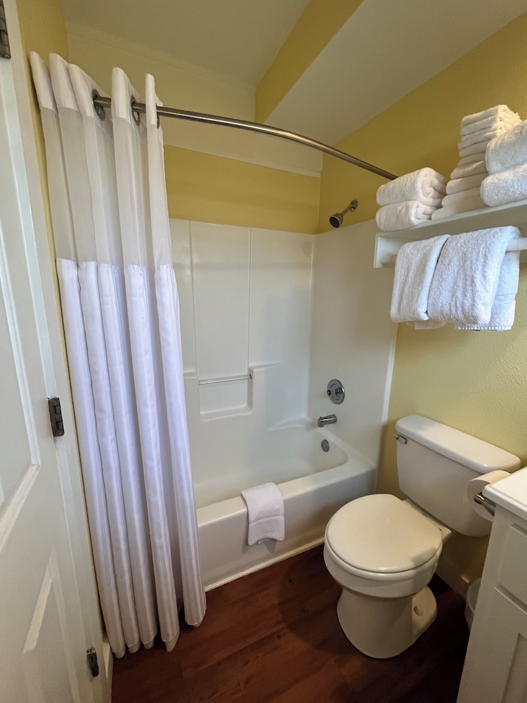 Seashell Village Resort - photo 100