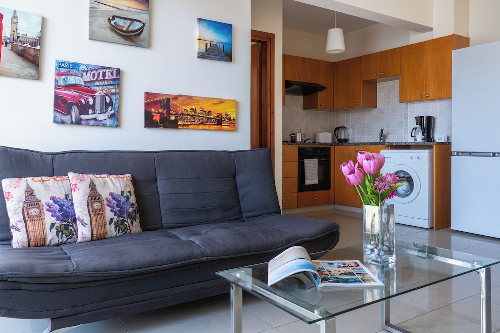 Glade 1 Bedroom Apt W Balcony in Larnaca