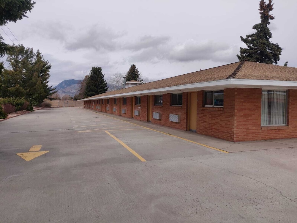 Skyline Motor Inn - photo 27