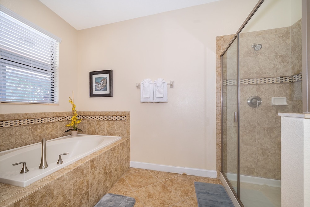 Orlandoasis by Avantstay 8bdr Pool Movie Theater Game Room Resort Access - photo 18