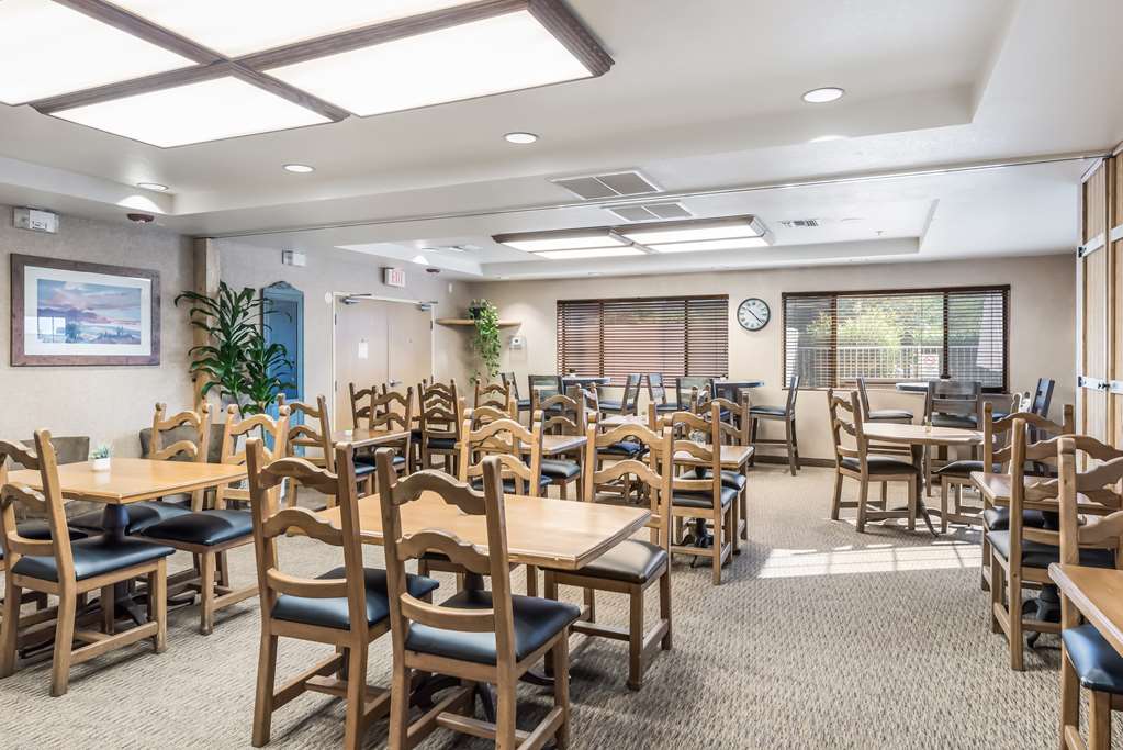 Red Lion Inn & Suites Goodyear Phoenix - photo 30