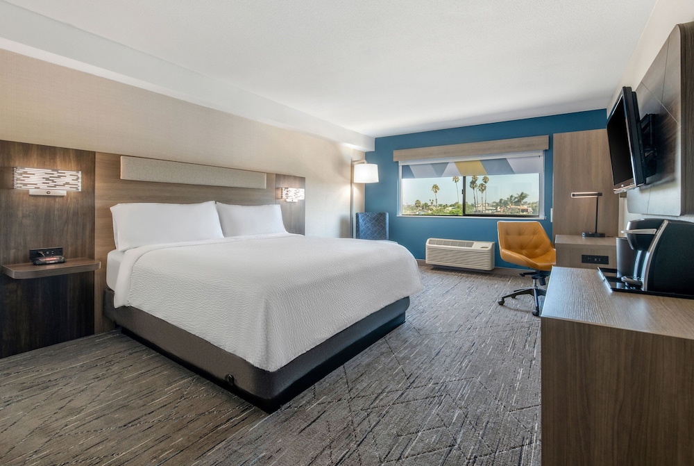 Holiday Inn Express San Diego South National City by IHG - photo 9