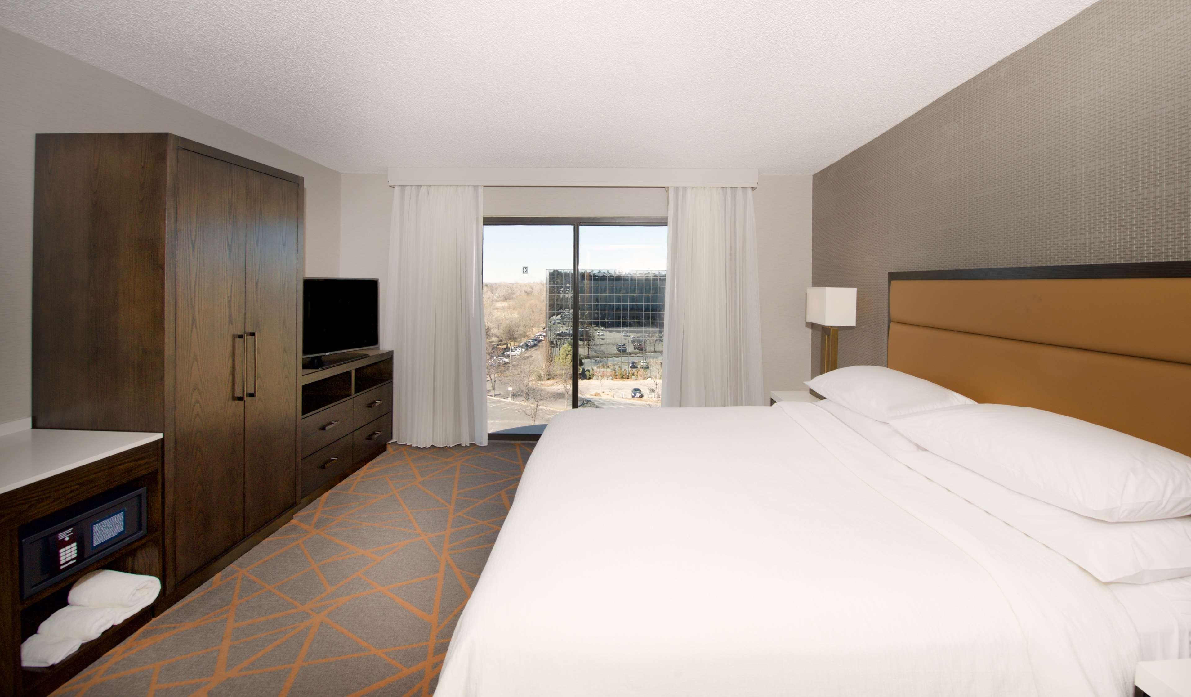 Embassy Suites by Hilton Denver Tech Center North - photo 7
