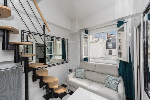 Charmant Studio Pres Des Champs Elysees - last minute hotel in Paris