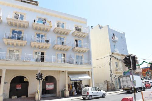 Hortensia Studio Apartment 20159034 — Naxxar