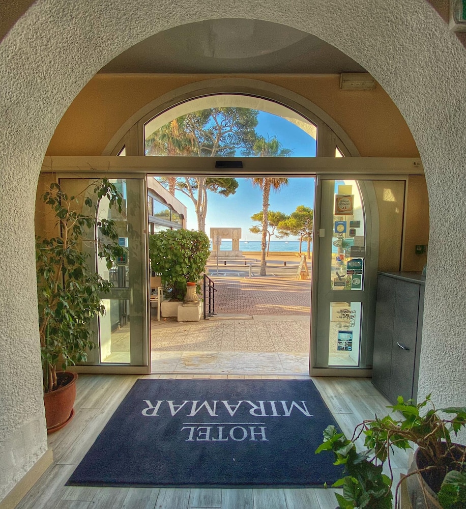 Hôtel Miramar — hotel in La Ciotat