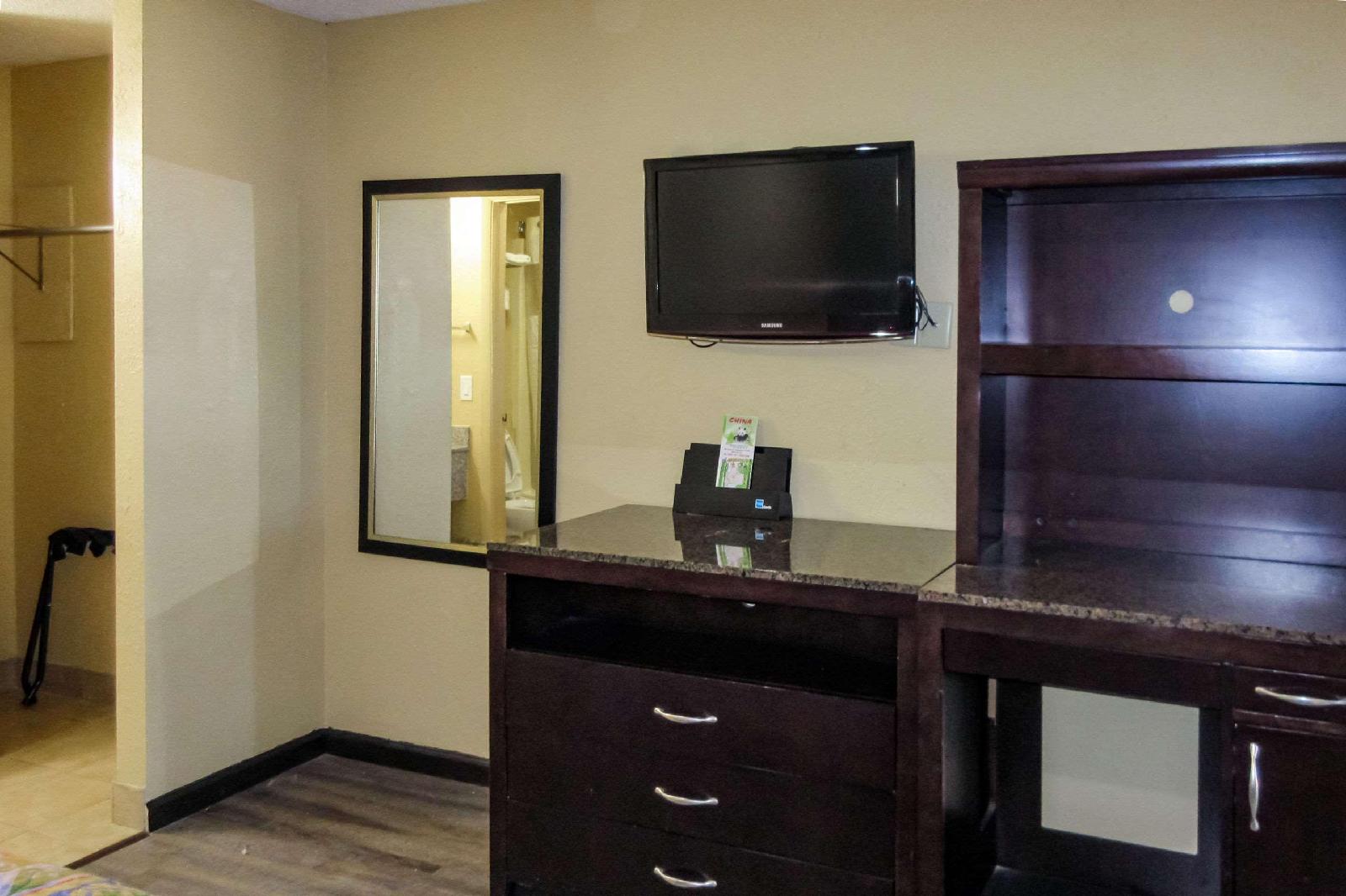 Southern Inn and Suites - photo 16