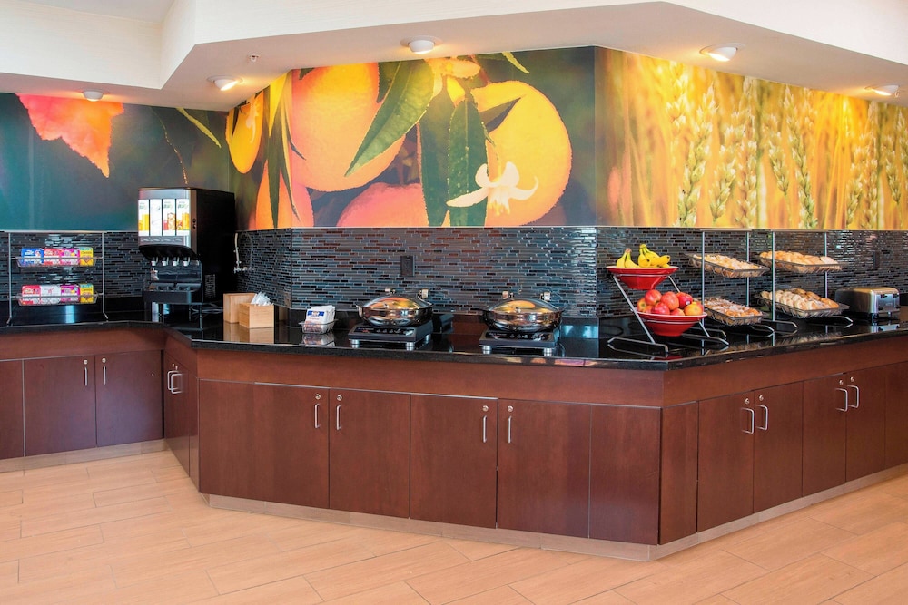 Fairfield Inn & Suites Peru - photo 21