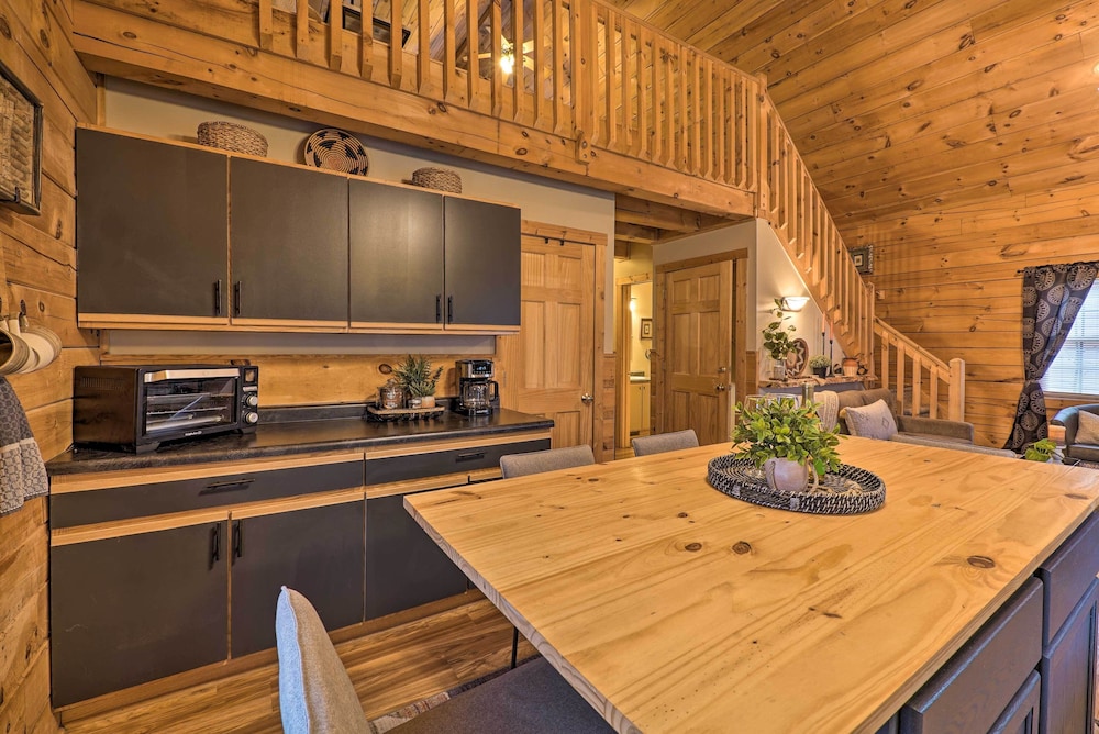 Charming Log Cabin at Double JJ Ranch Resort - photo 8