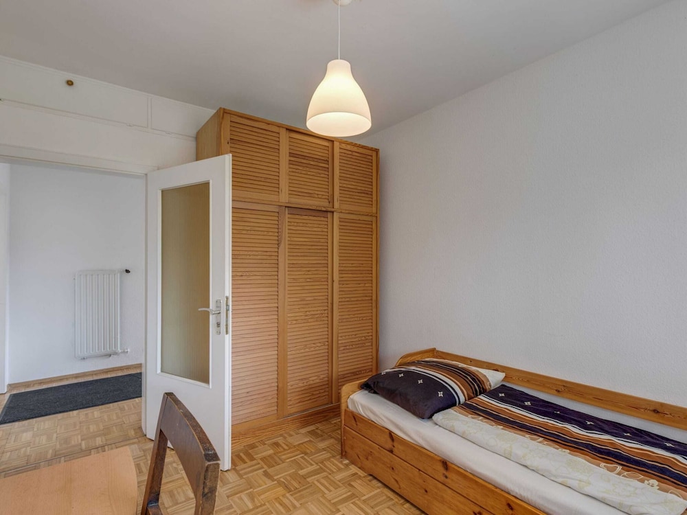 Charming Apartment in Fuldabruck with Garden — Lohfelden — photo 4