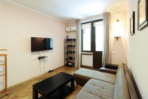 Cozy Apt near Vake Park By Wehost