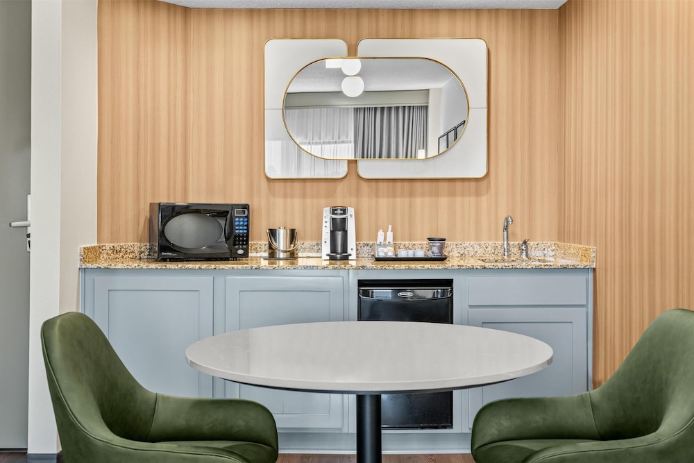 DoubleTree Suites by Hilton Raleigh Durham - photo 9