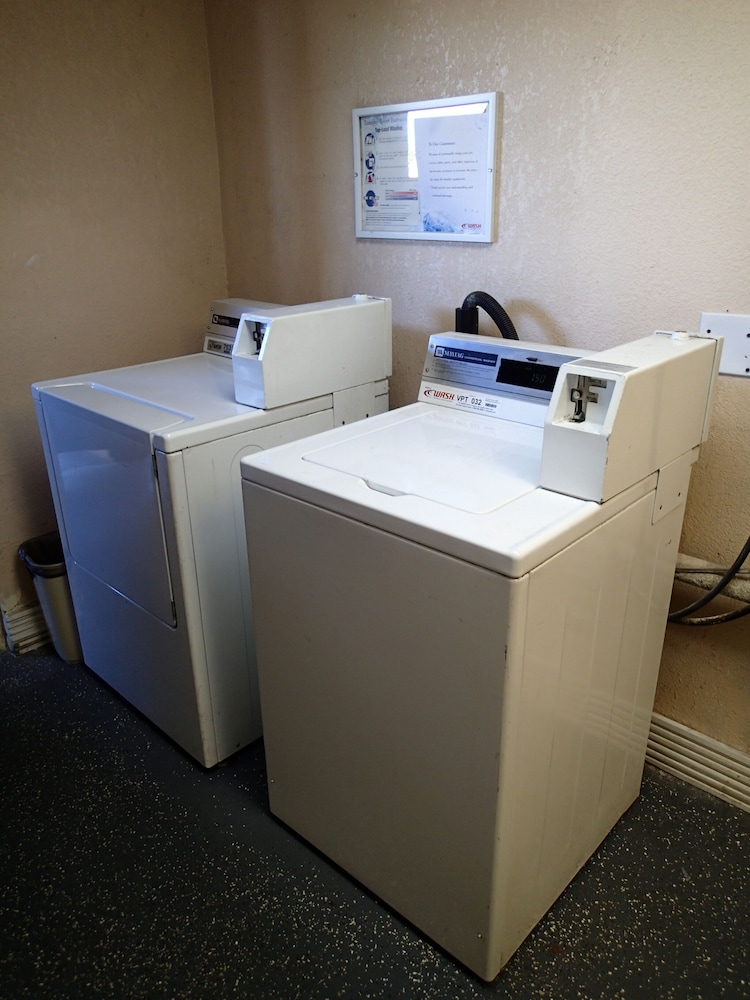 Americas Best Value Inn Corona - photo 38
