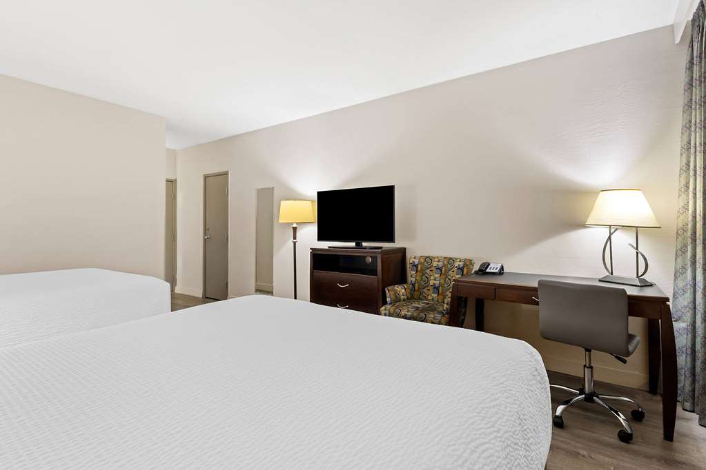 Days Inn & Suites by Wyndham Mesa Near Phoenix - photo 30