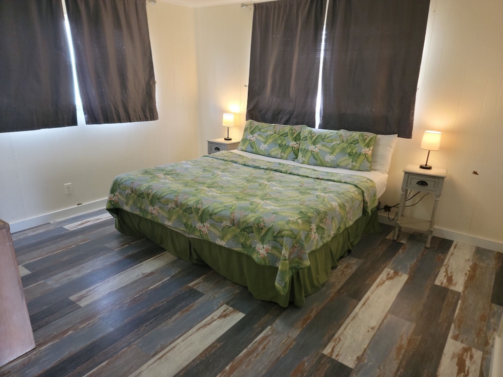 Upper Deck Hotel and Bar Adults Only - photo 5