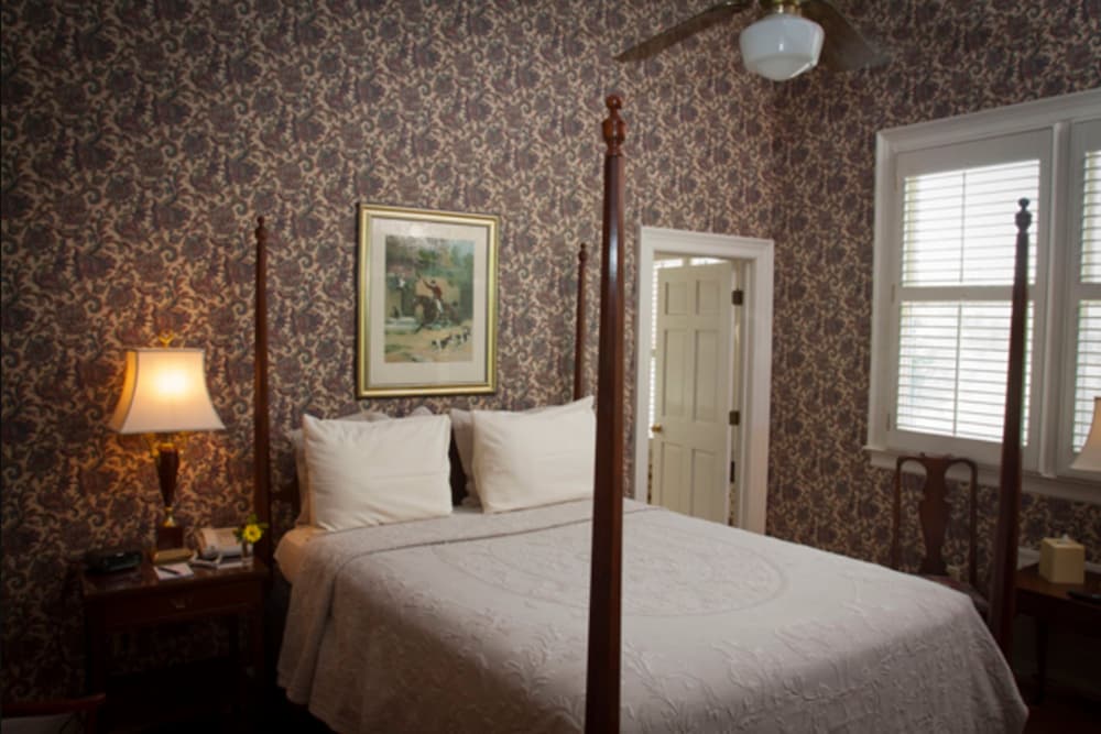 1842 Inn - photo 34