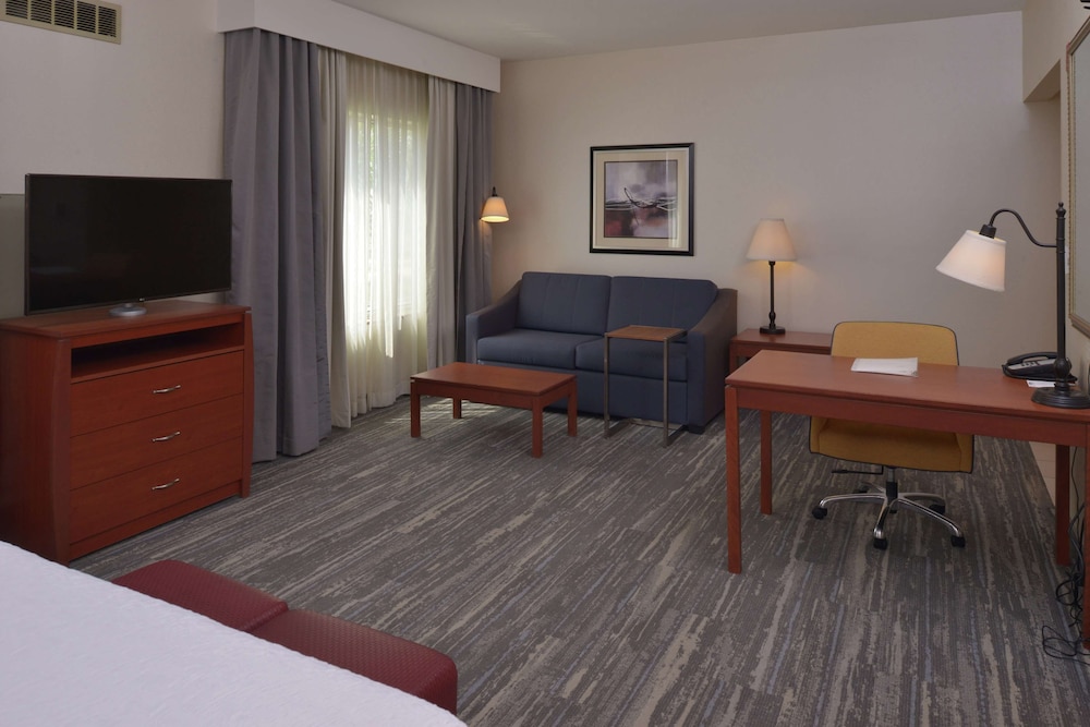 Hampton Inn & Suites Bakersfield North Airport - photo 7