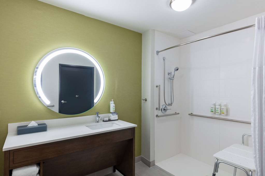 La Quinta Inn & Suites by Wyndham Centralia - photo 30