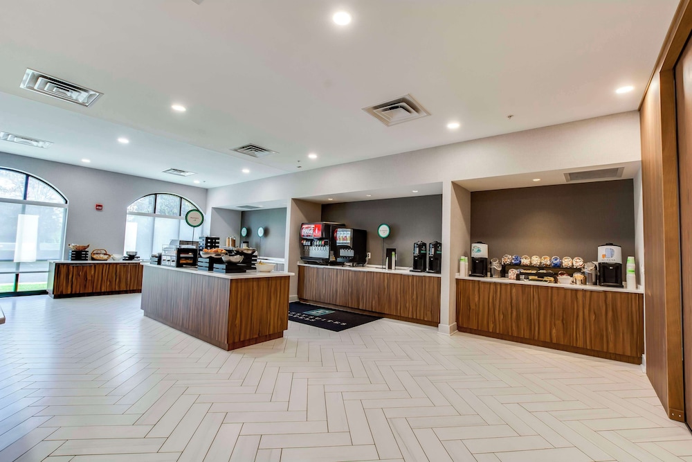 Embassy Suites Louisville East - photo 99