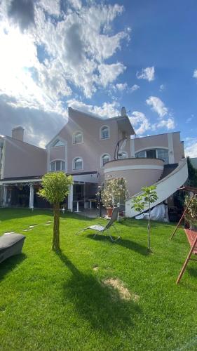 Meduza Wellness Spa s ubytovaním — 4-Star Luxury Hotel in Hlohovec, Slovakia