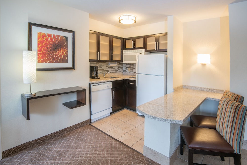 Staybridge Suites Columbus Airport by IHG - photo 9