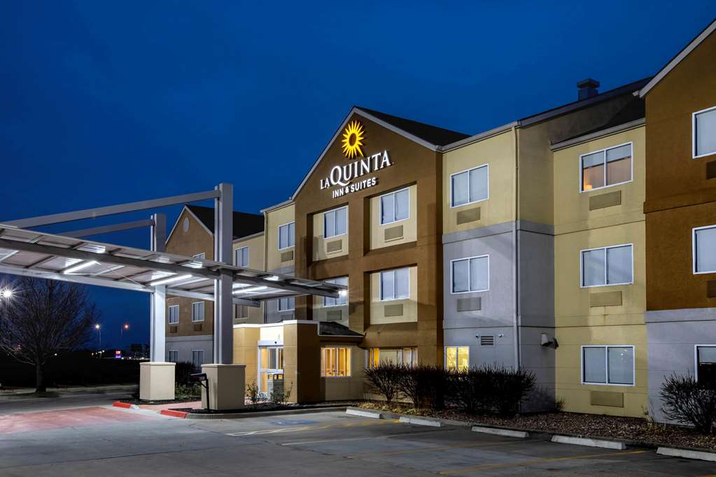 La Quinta Inn & Suites by Wyndham Emporia - photo 3