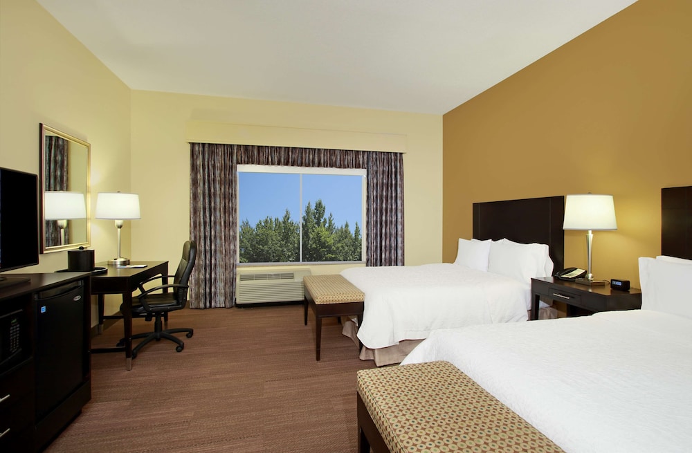 Hampton Inn Winfield - photo 9