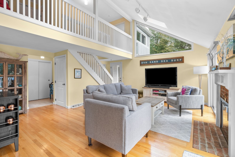 The Endless Summer Hideaway - carbon neutral hotel in Mashpee