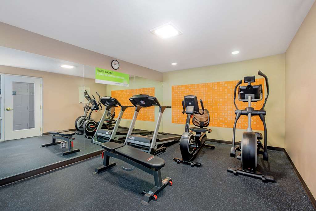 La Quinta Inn & Suites by Wyndham Hesperia Victorville - photo 13