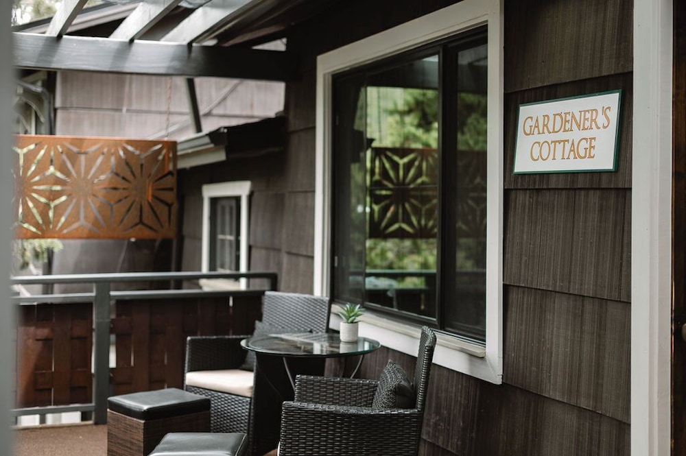 Highland Haven Creekside Inn - photo 57