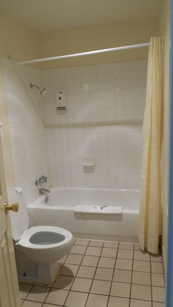 Econo Lodge Inn & Suites Abilene East District - photo 20