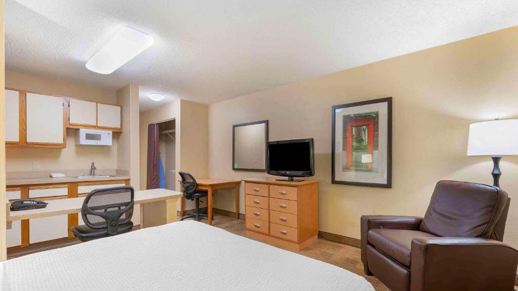 Studio 6 Extended Stay Fairfield OH Cincinnati - photo 9