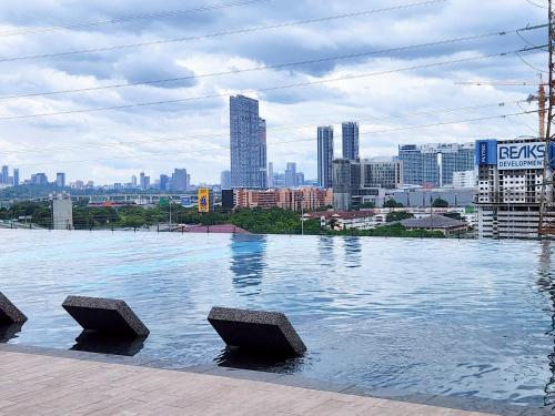 Luxury Spacious 4 Bedroom Suite Cheras Maluri MRT — 4-Star Luxury Hotel in Kuala Lumpur, Malaysia