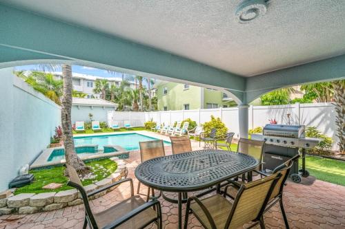 Cinco Siesta by Beachside Management in Siesta Key, United States