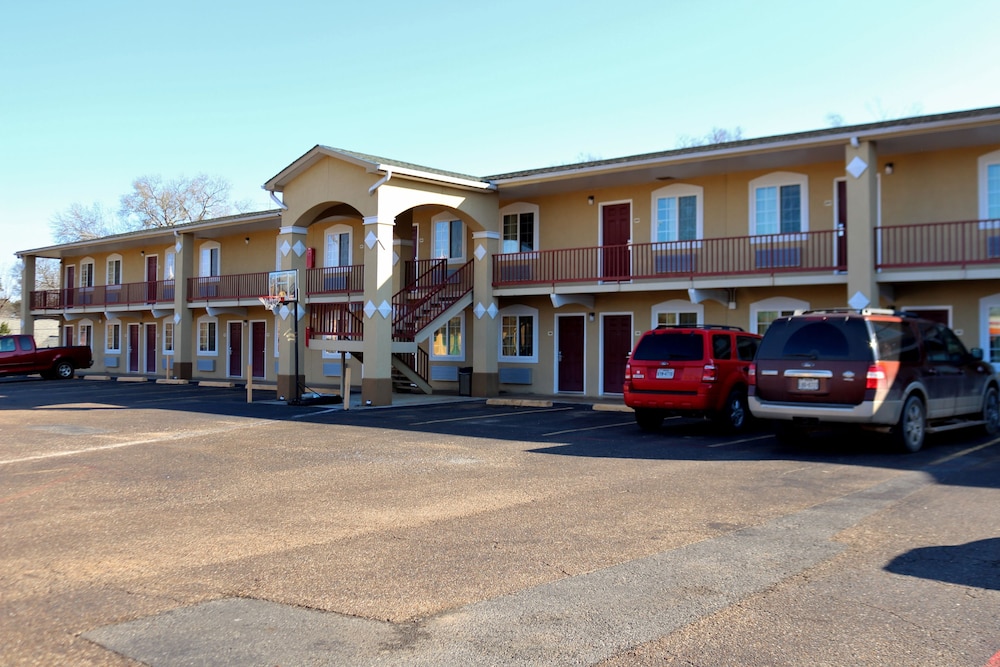 Continental Inn & Suites Nacogdoches TX SFA University Downtown - photo 55
