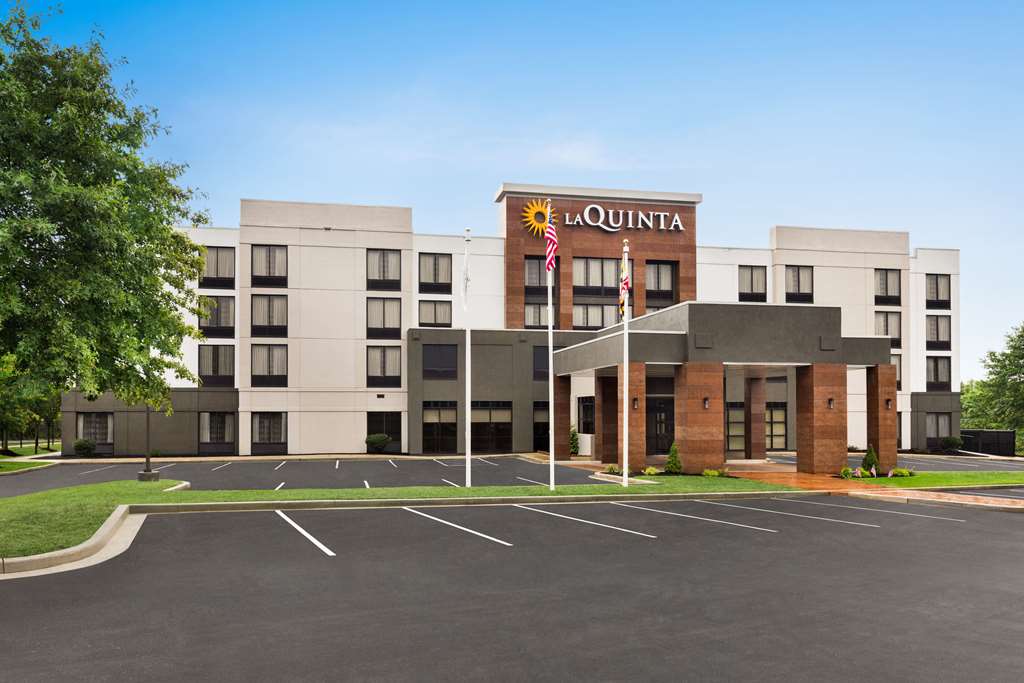 La Quinta Inn & Suites by Wyndham Newark Elkton - featured photo