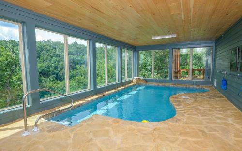 Big Forest Retreat - last minute hotel in Sevierville