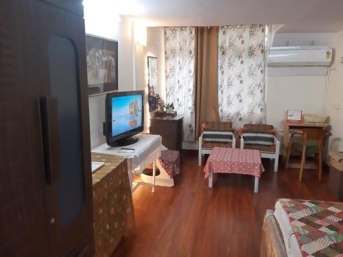 Awasthi Kozi Stays B&B closest to VFS