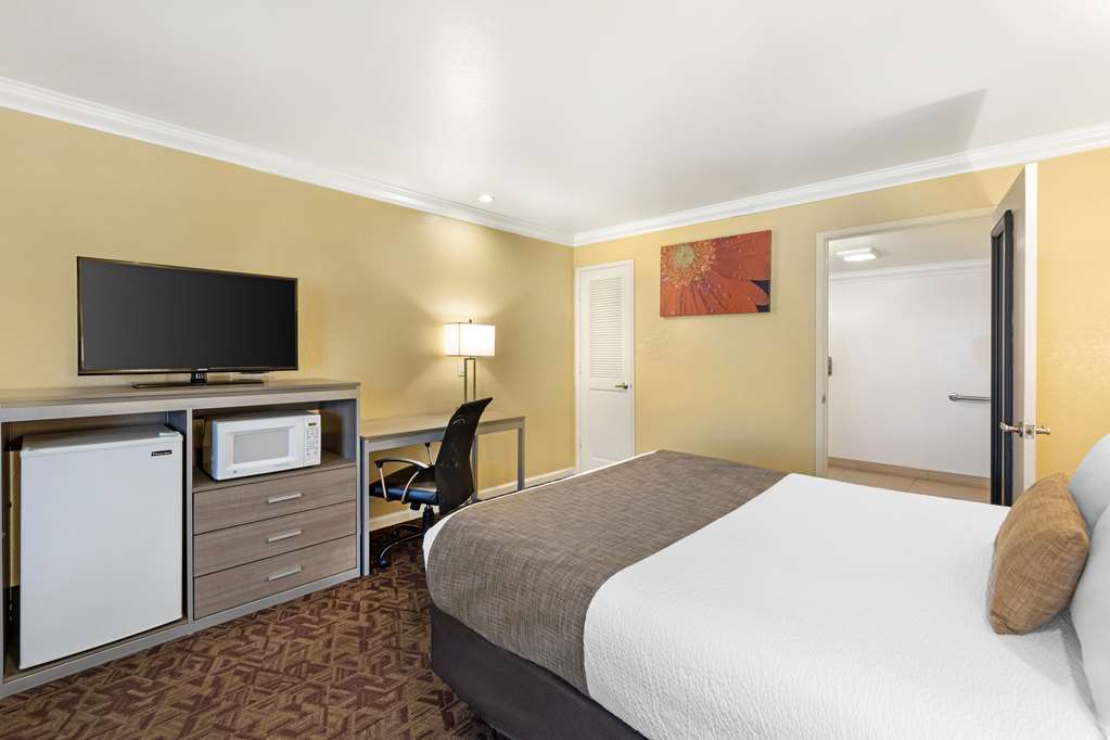 Best Western Hanford Inn - photo 20