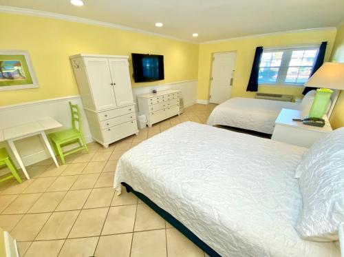 Island Inn of Atlantic Beach - photo 41