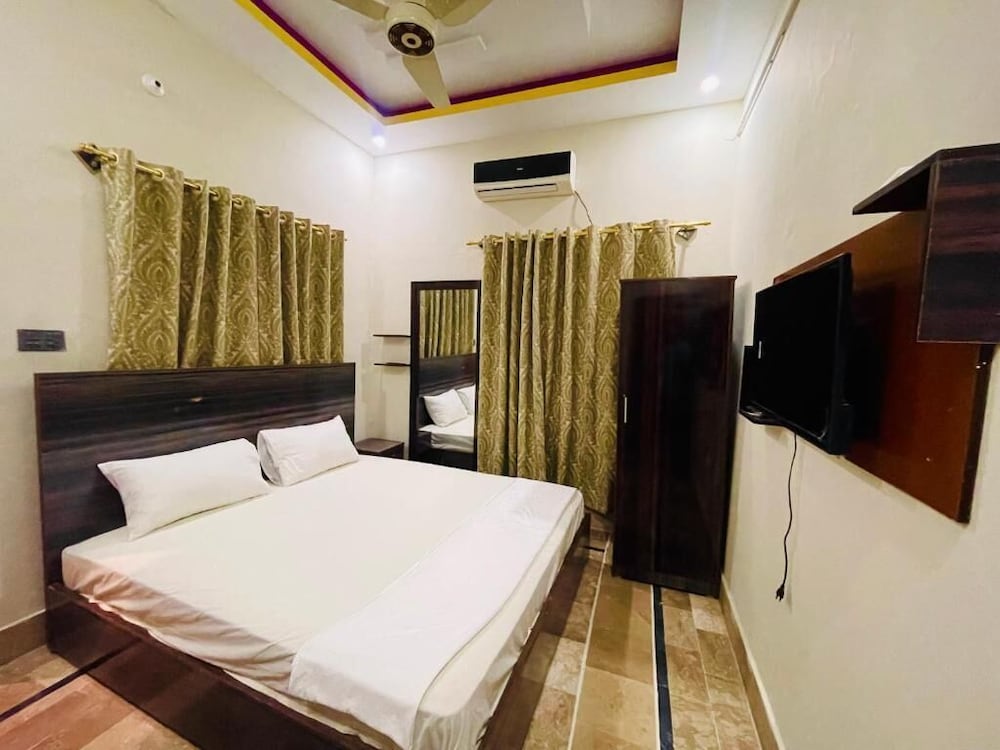Hotel Bed & Rest - last minute hotel in Karachi