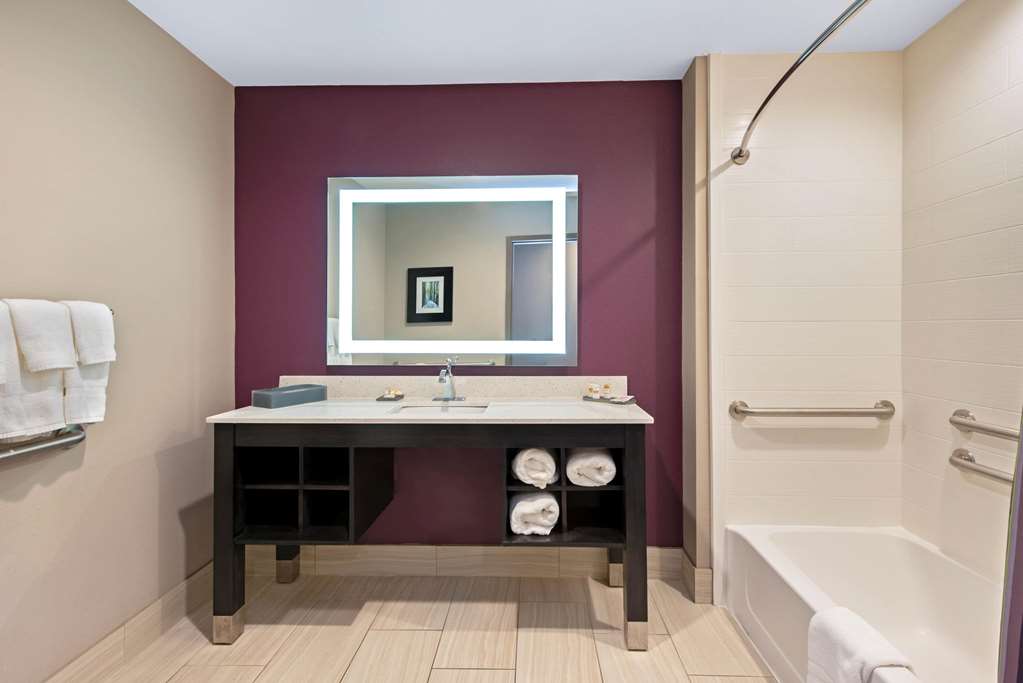 La Quinta Inn & Suites by Wyndham West Monroe - photo 12
