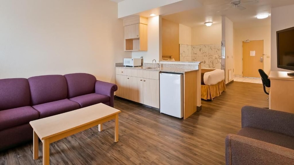 Lighthouse Suites Inn - photo 7
