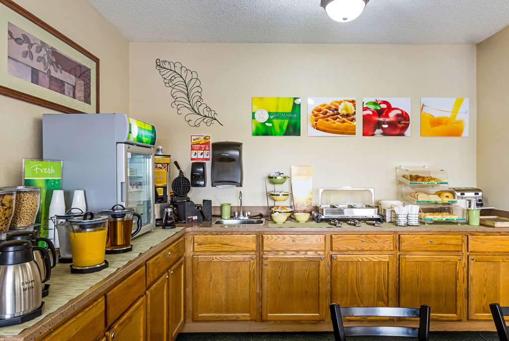 Quality Inn Sheboygan North I 43 - photo 35
