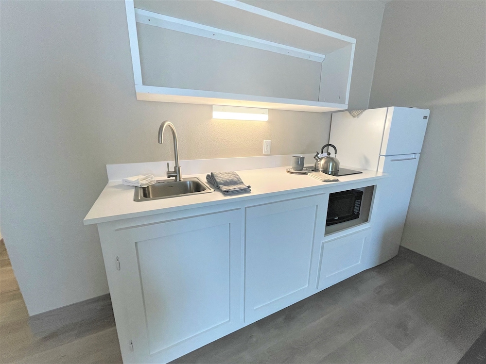 FairBridge Extended Stay a Kitchenette Hotel - photo 16