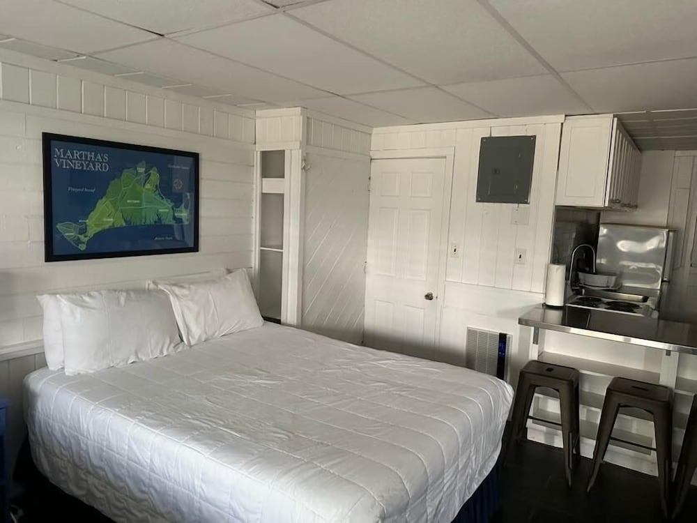 Vineyard Harbor Motel Private Beach - photo 167